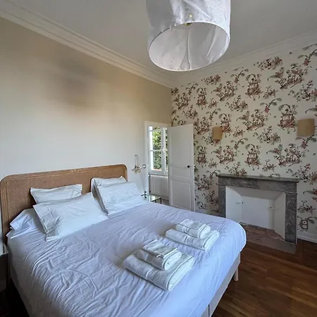 Vakantiehuis Manoir Au Coeur De La Campagne Angevine *